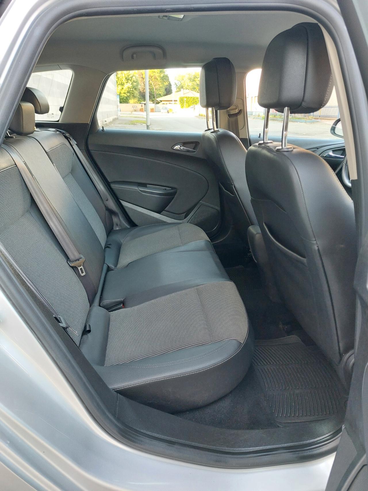 Opel Astra 1.6 CDTI 130CV Cosmo euro 6B neopatentati
