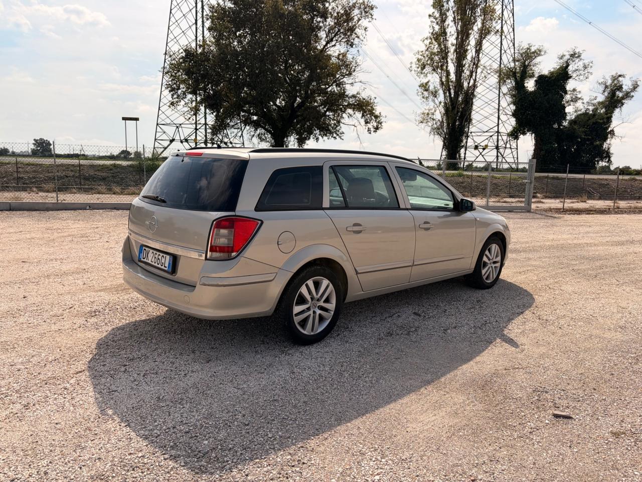 Opel Astra 1.6 16V VVT Station Wagon Enjoy