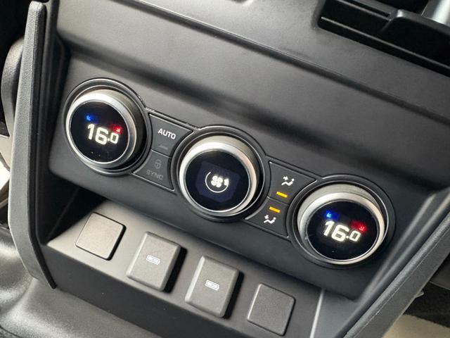 LAND ROVER Defender 110 3.0D I6 200 CV AWD Auto SE 7 POSTI