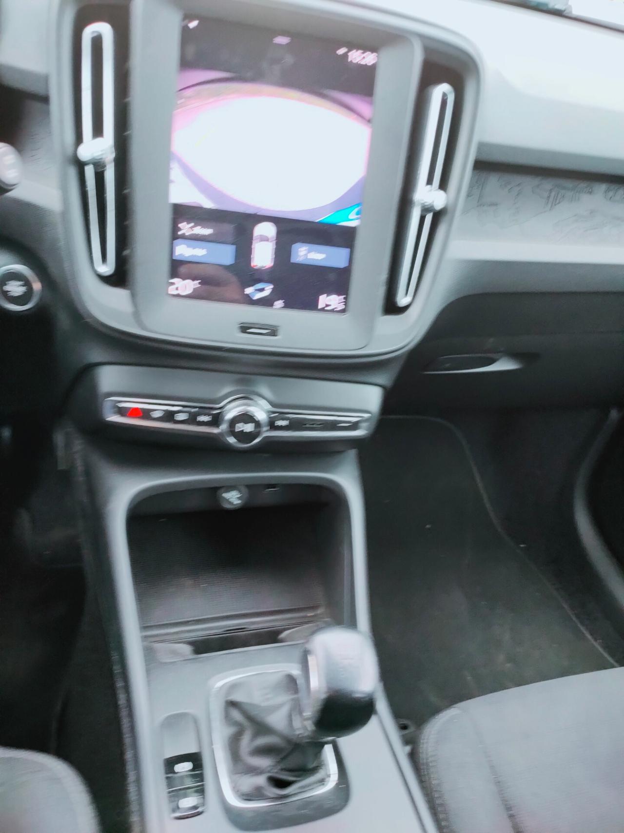 Volvo XC40 D3 Business Plus +RETROCAMERA