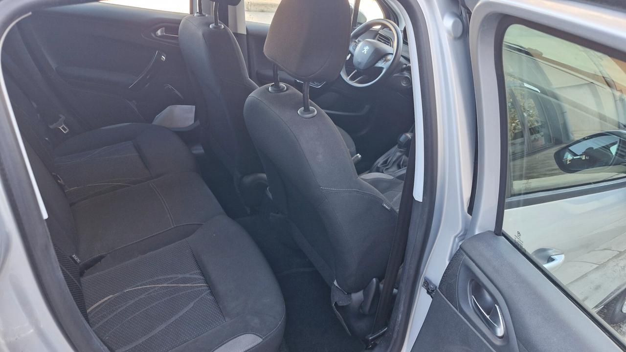 Peugeot 208 1.4 HDi 68 CV 5 porte Allure