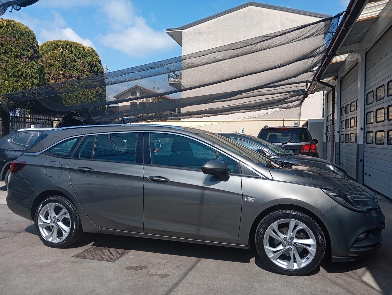 Opel Astra 1.6 CDTi 5 porte Business valutiamo permute