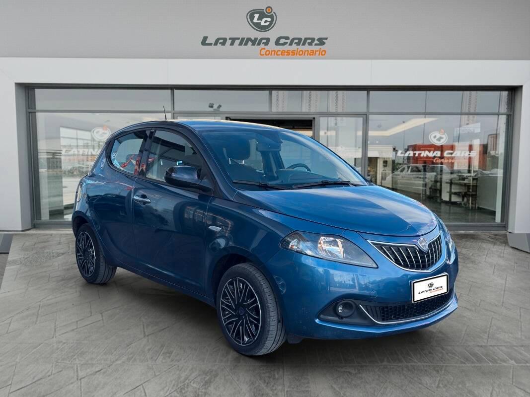 Lancia Ypsilon III 1.0 firefly hybrid Gold s&s 70cv Con CARPLAY