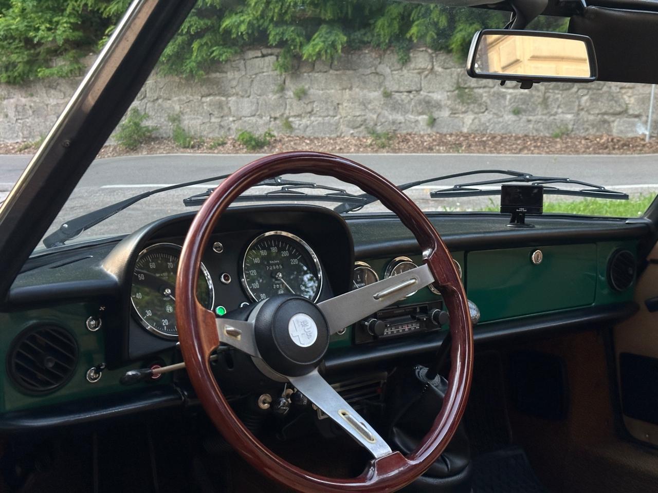 Alfa Romeo Spider 1600 Junior (Coda Tronca) Verde Pino Service Book Matching Specification