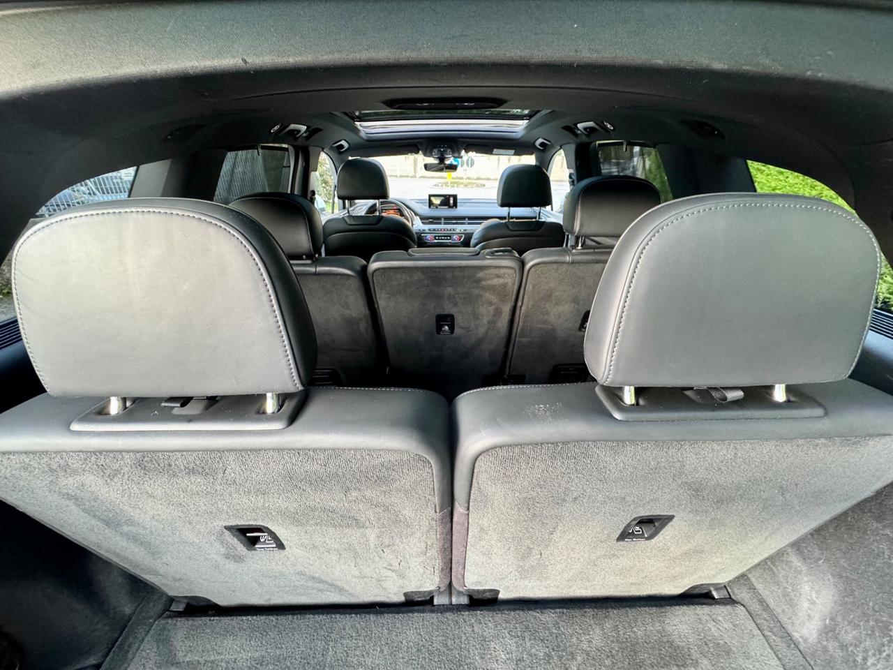 Audi Q7 S-Line Quattro 7 Posti