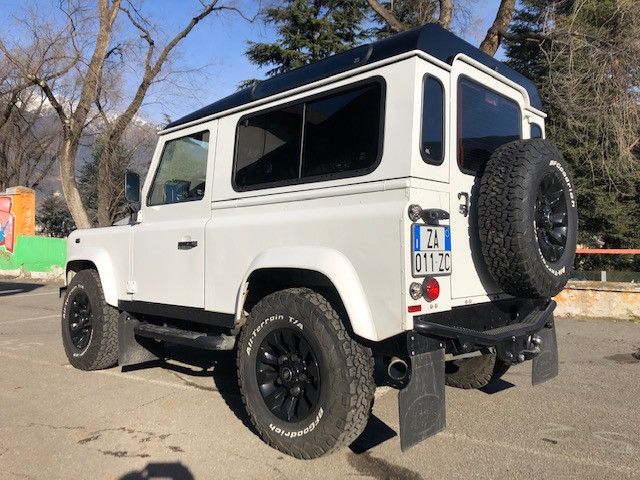 Land Rover Defender TD4 S