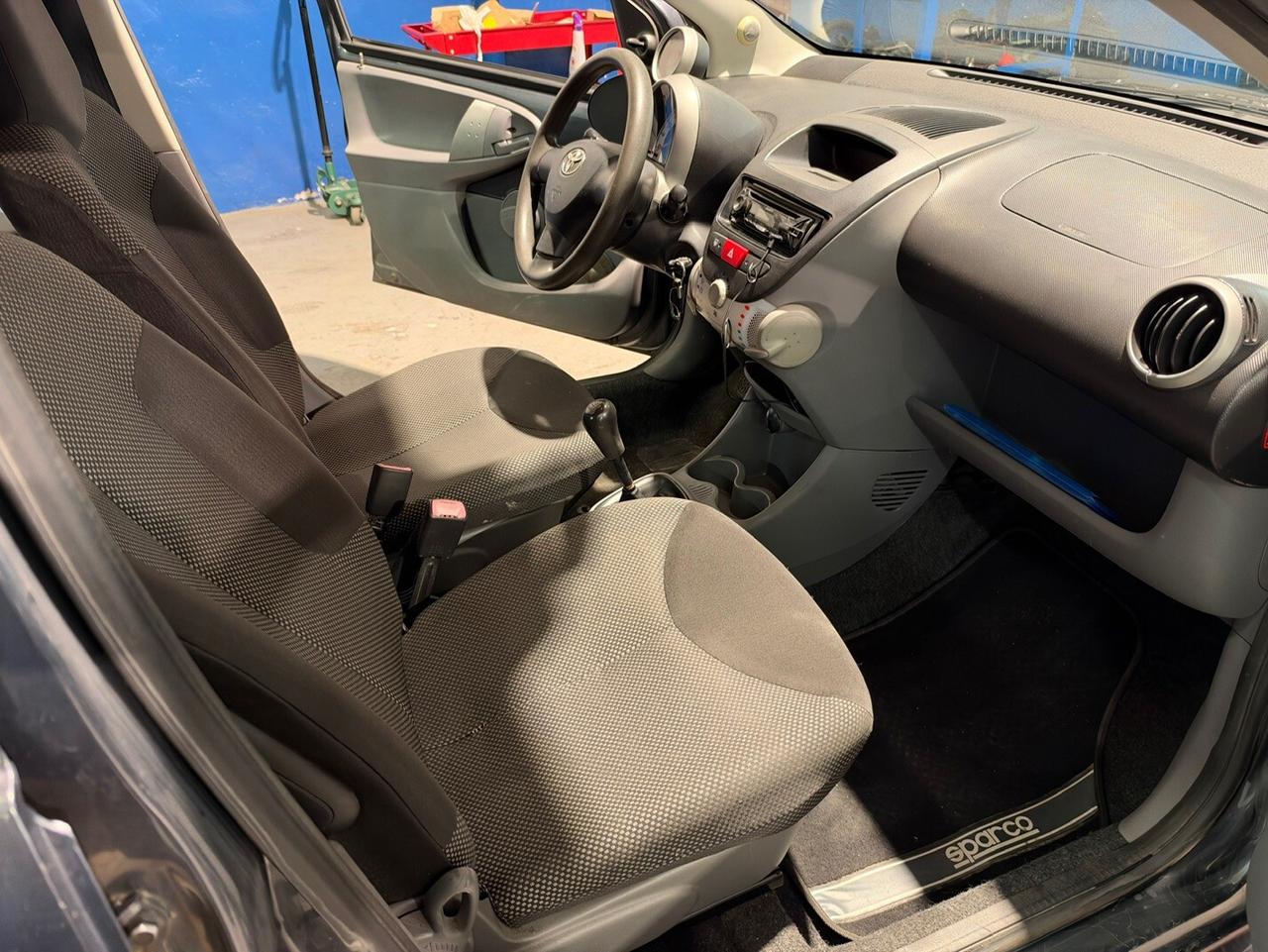 Toyota Aygo 1.0 12V VVT-i 5 porte Sol