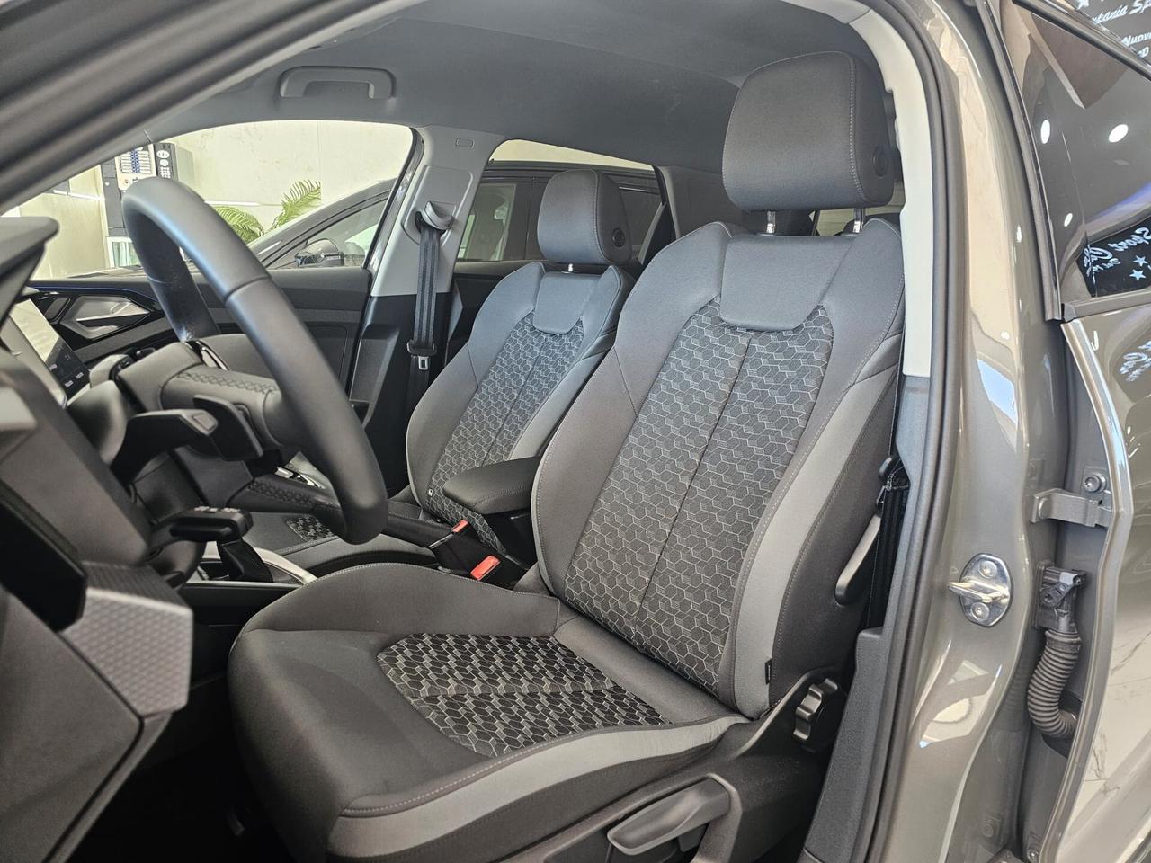 NUOVA AUDI A1 SPORTBACK S-LINE BLACK LINE 30 TFSI 116CV S-TRONIC - PACK LUCI.