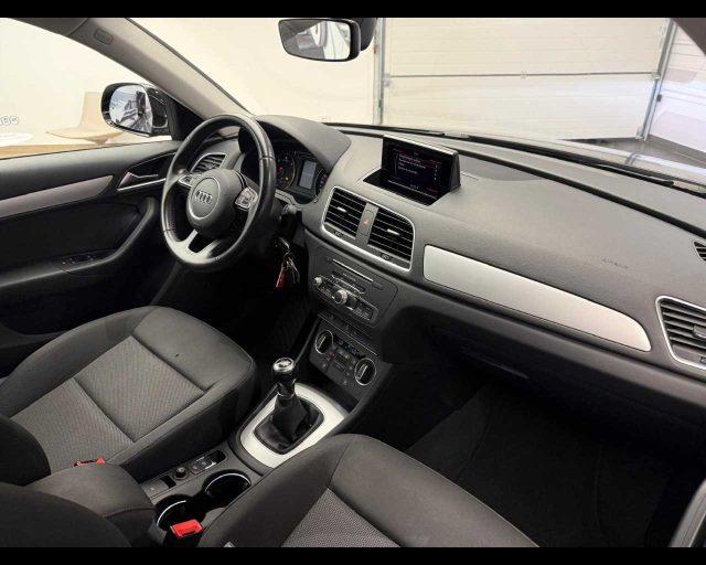 AUDI Q3 2.0 TDI 120 CV Business