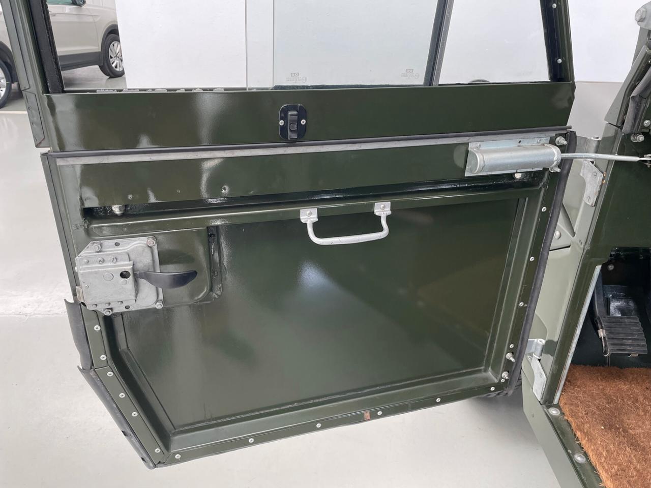 Land Rover Series 88 1/2 TON ASI