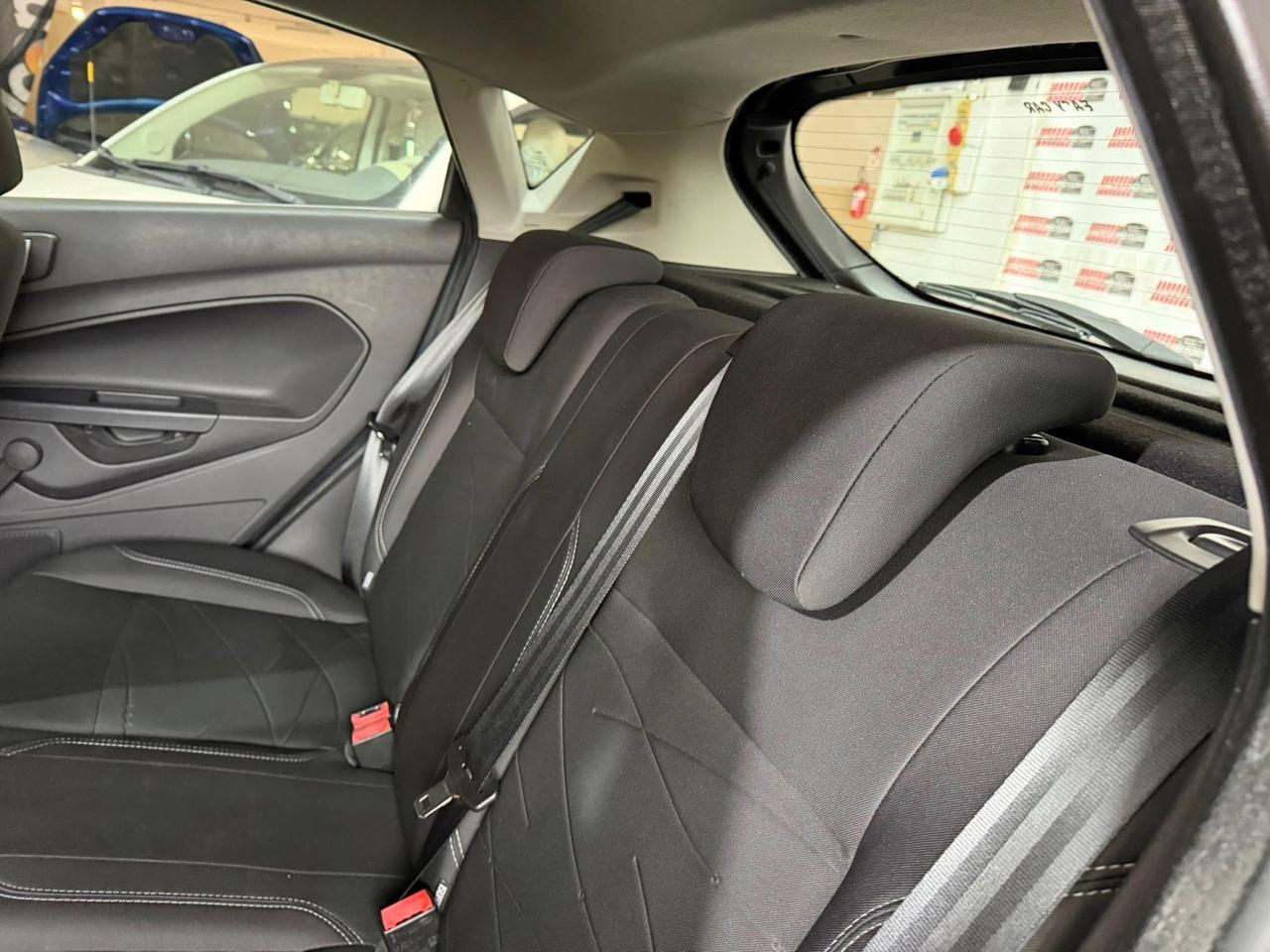 Ford Fiesta 1.5 TDCi 75CV 5 porte Black & White Edition