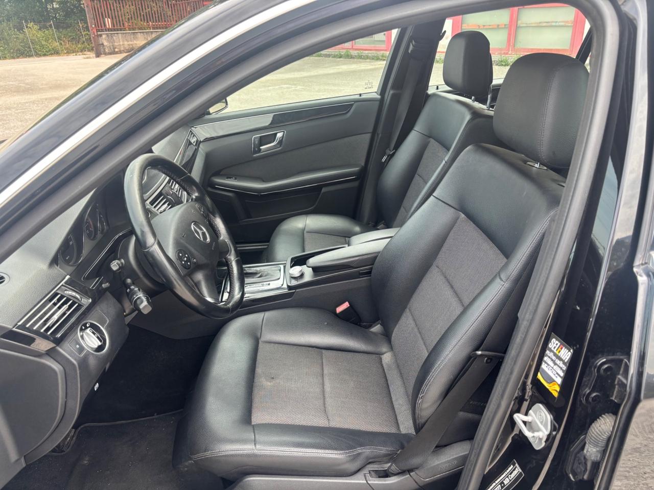 Mercedes-benz E 220 CDI BlueEFFICIENCY Avantgarde
