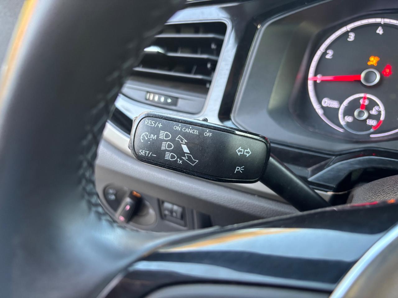 Volkswagen Polo 1.0 5p. R-Line OK NEOPATENTATI