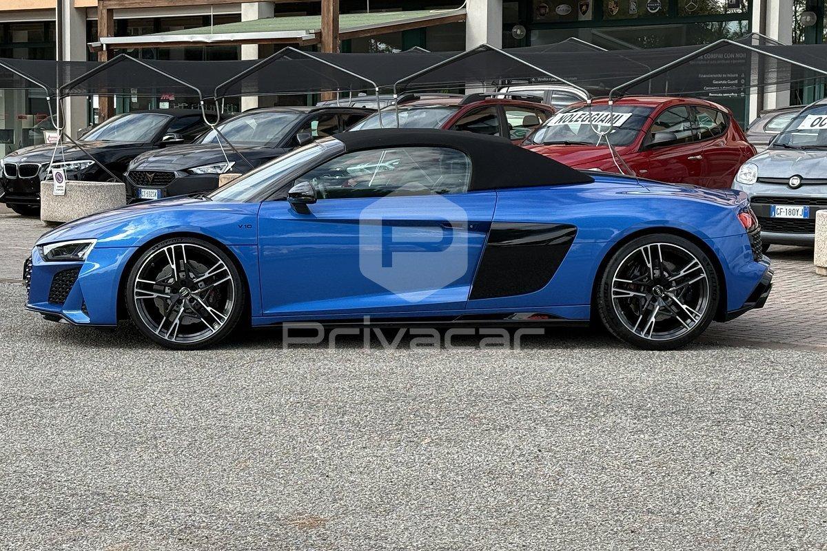 AUDI R8 Spyder V10 quattro S tronic