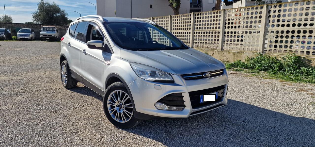 Ford Kuga 2.0 TDCI 140 CV 4WD Powershift Titanium