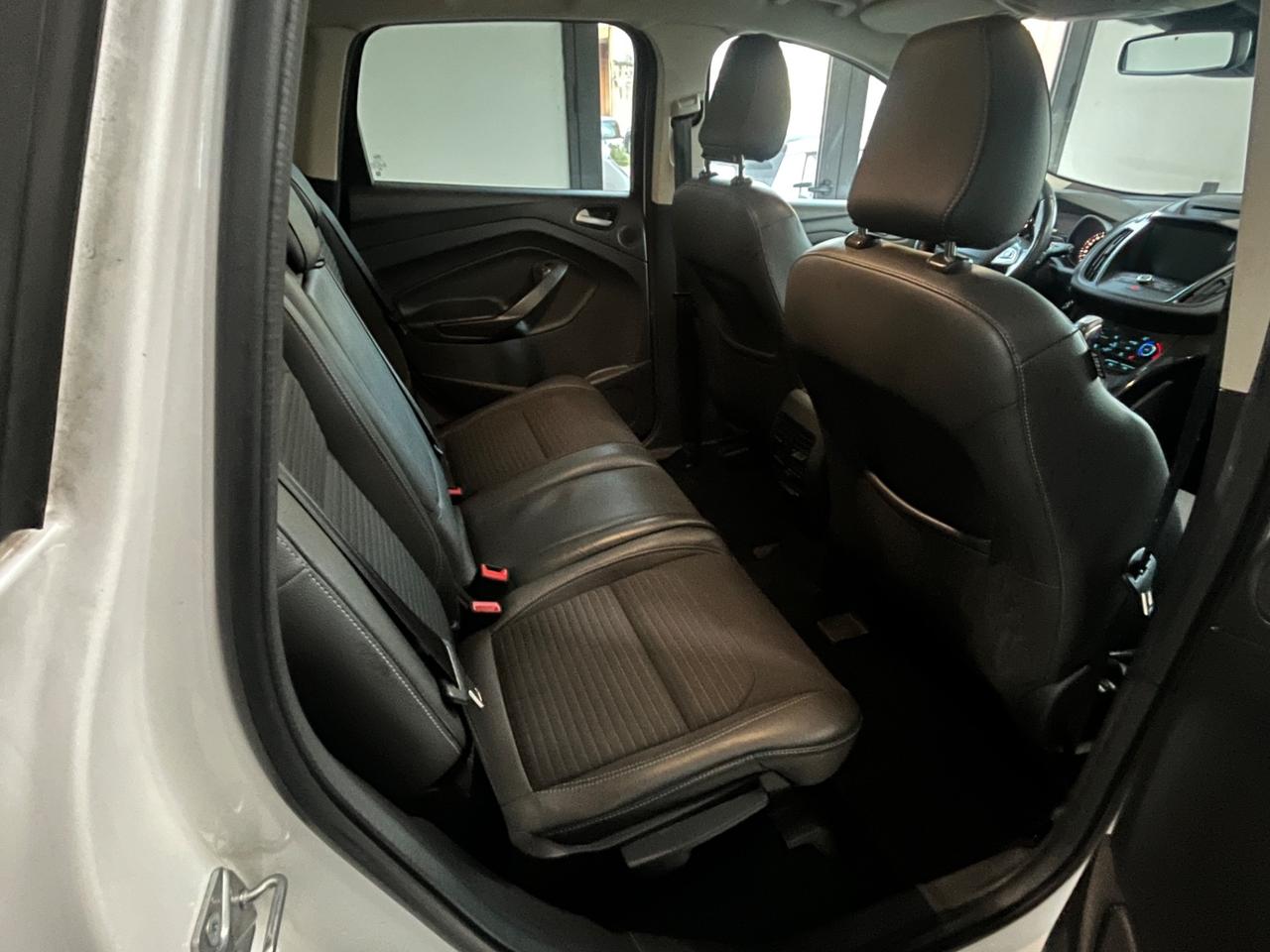 Ford Kuga 2.0 TDCI 150 CV S&S 4WD Powershift Titanium