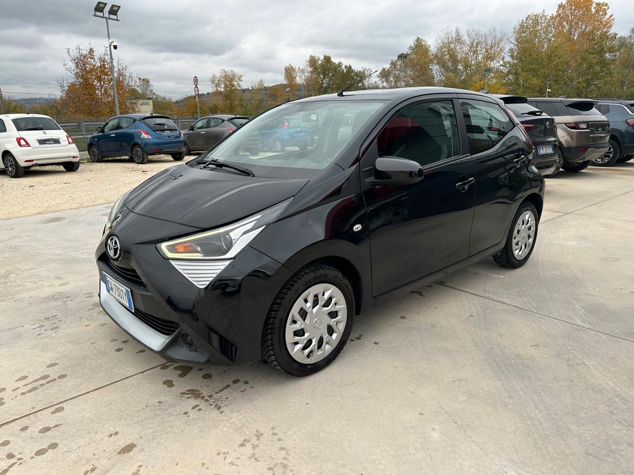 Toyota Aygo Connect 1.0 VVT-i 72 CV 5 porte x-play