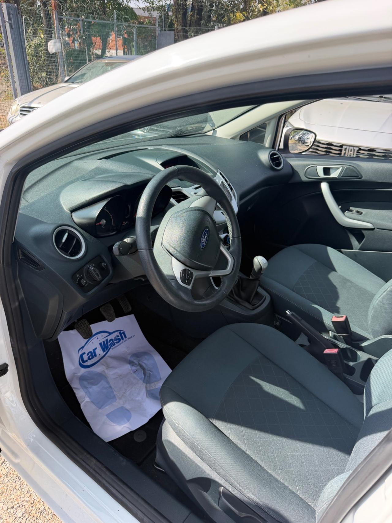 Ford Fiesta Ikon 1.4 TDCi 70CV 5 porte