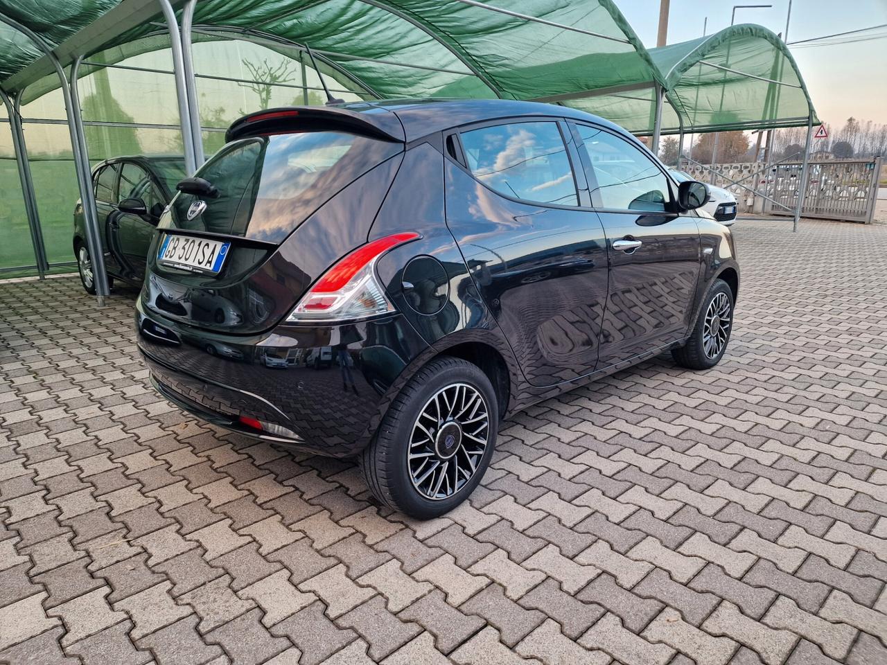 Lancia Ypsilon 1.2 69 CV 5 porte S&S Gold