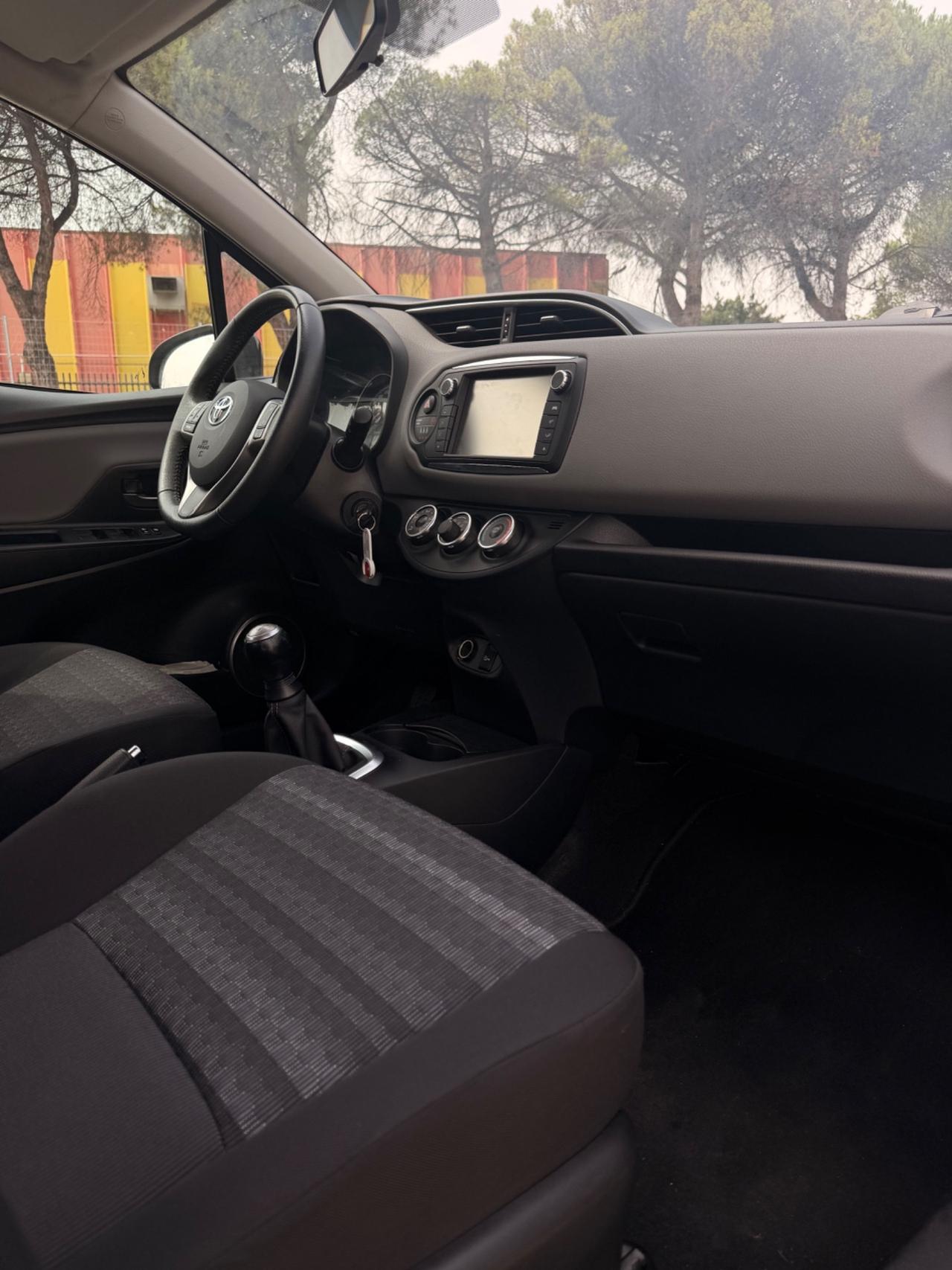 Toyota Yaris 1.0 5 porte Lounge