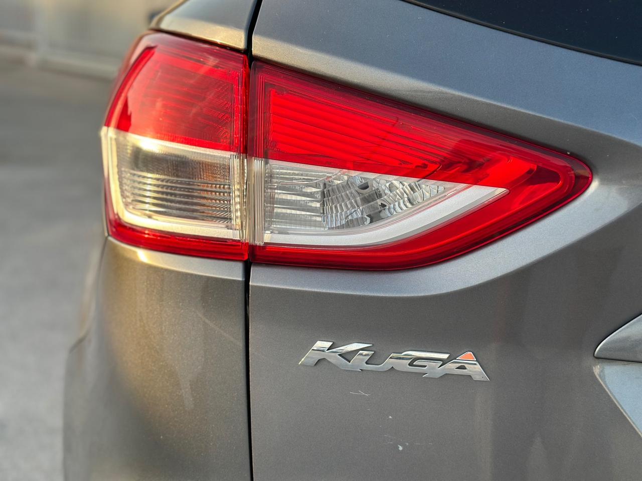 Ford Kuga 2014 2.0 TDCI 140 CV 4WD Titanium DA VETRINA