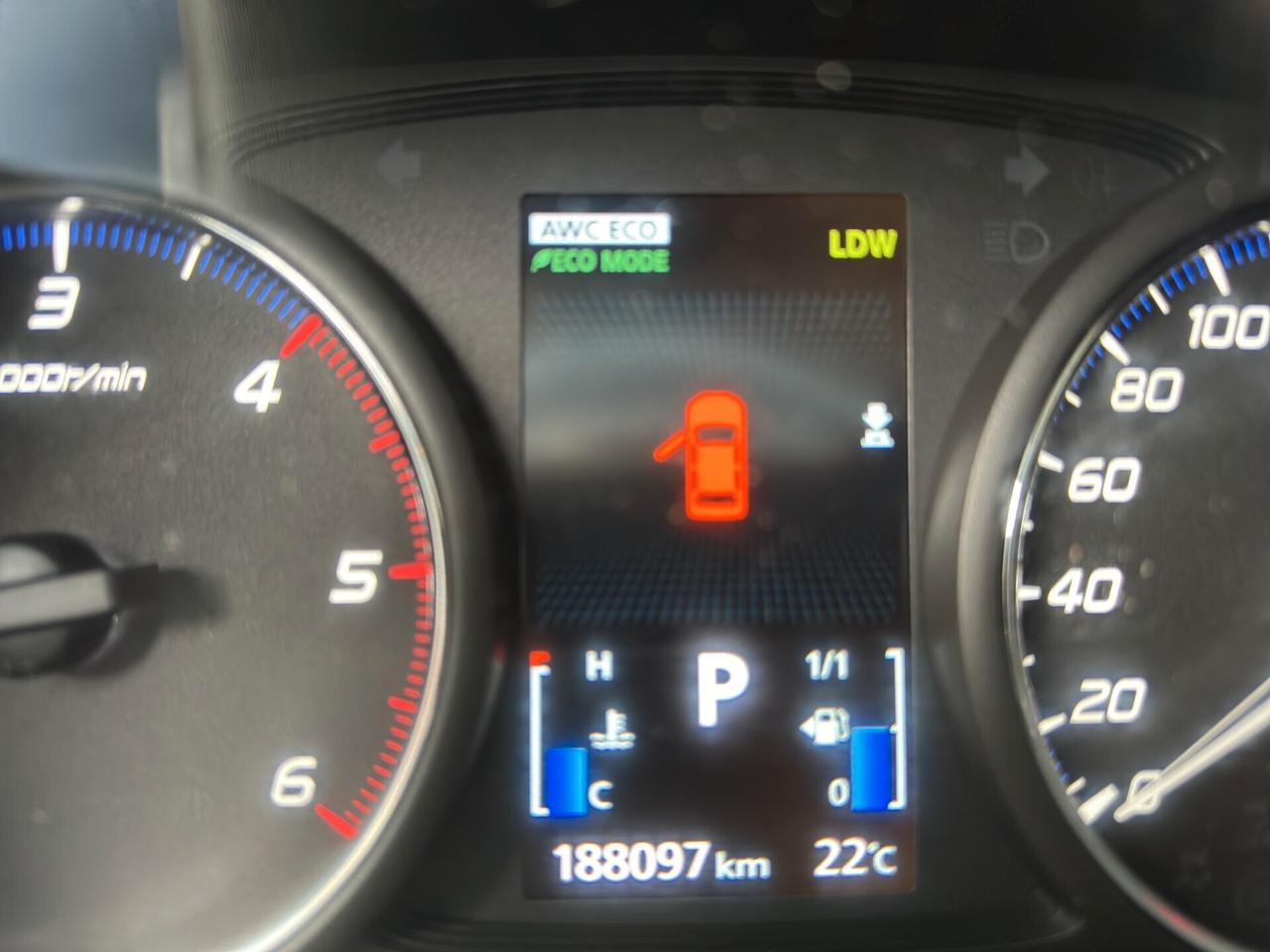 Mitsubishi Outlander 2.2 DI-D 4WD Instyle Plus Navi Diamond Pack 7P