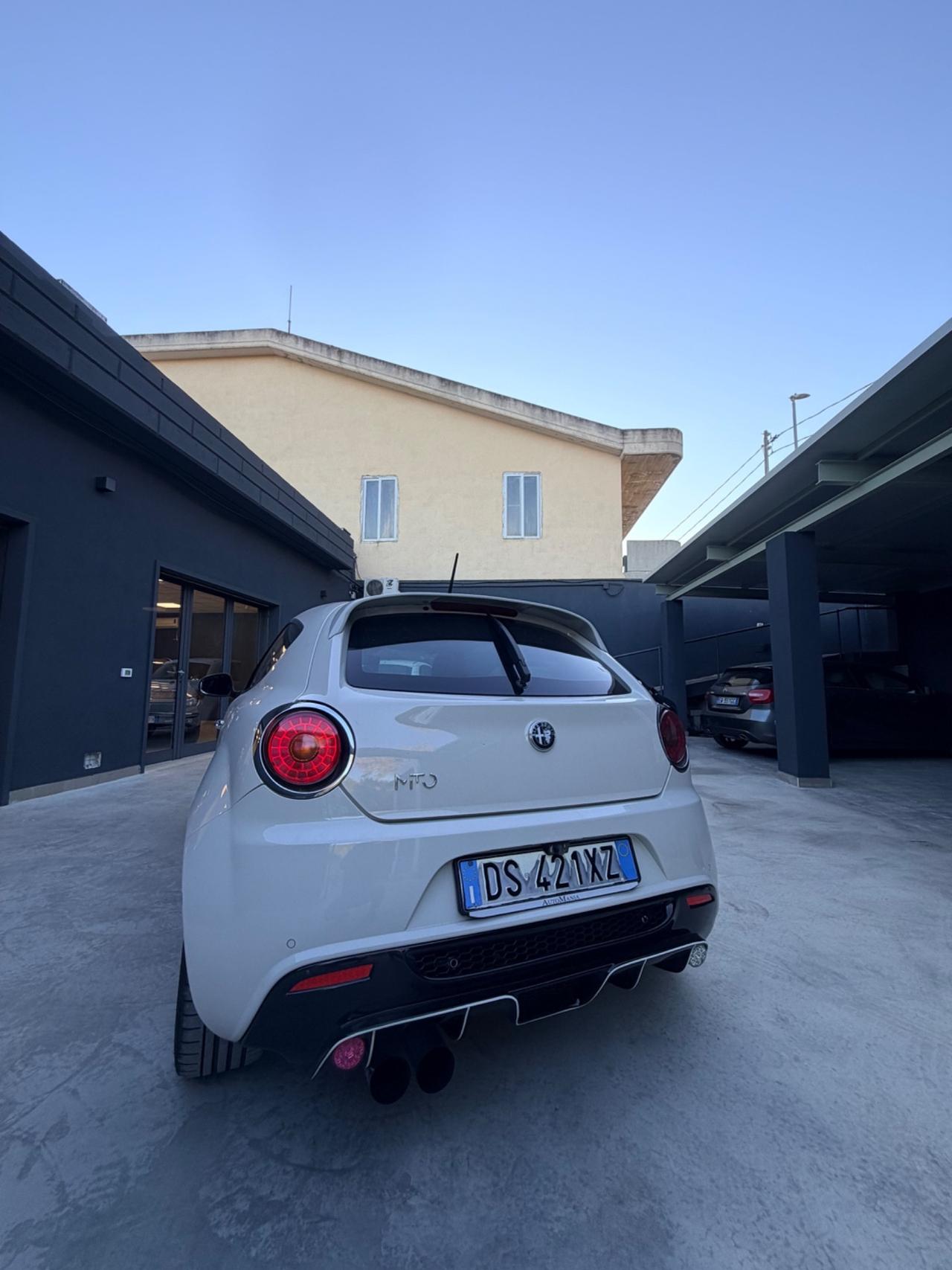 Alfa Romeo MiTo 1.4 T 155 CV Distinctive Premium Pack