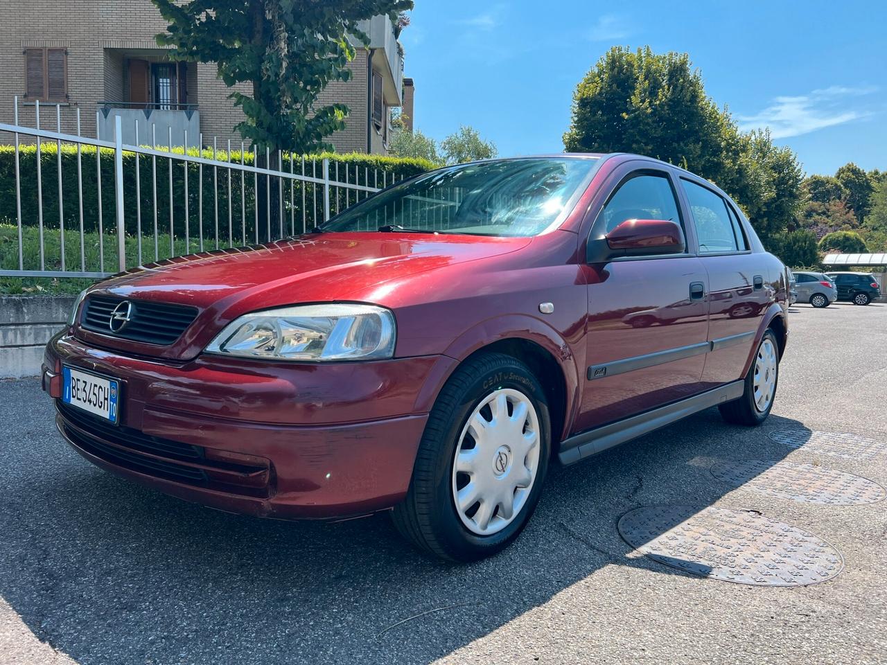 Opel Astra 1.4i 16V cat 5 porte Club adatta a neopatentati