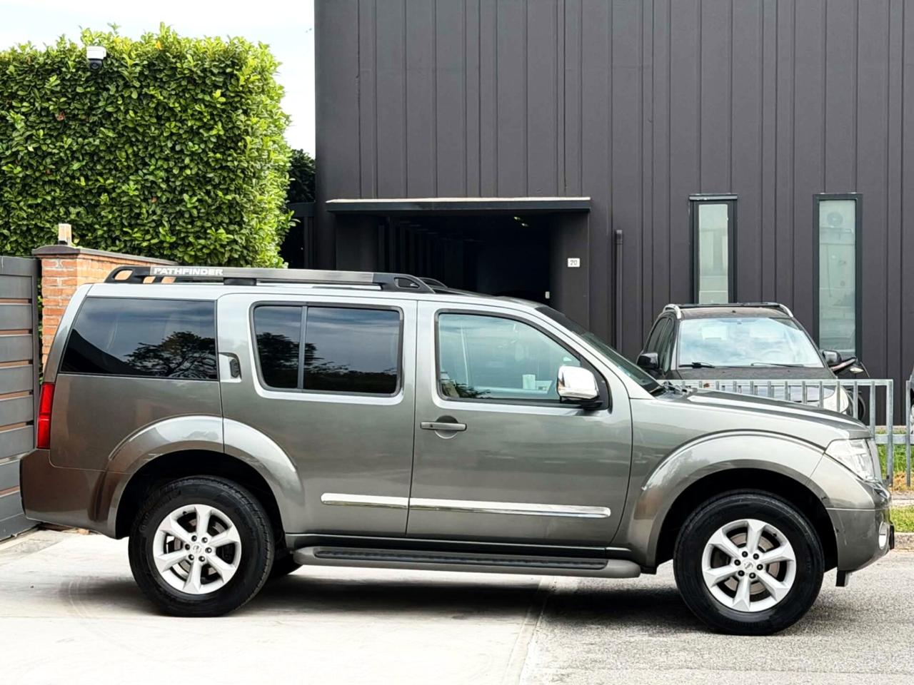 Nissan Pathfinder 2.5 dCi Platinum-7Posti-Navi,Pelle,Tetto-2010