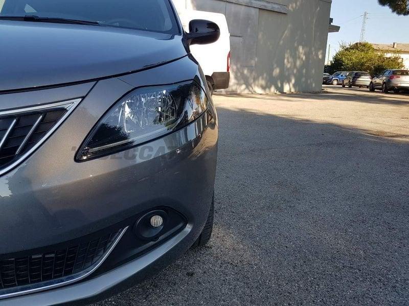 Lancia Ypsilon Ypsilon 1.0 firefly hybrid Platino s&s 70cv