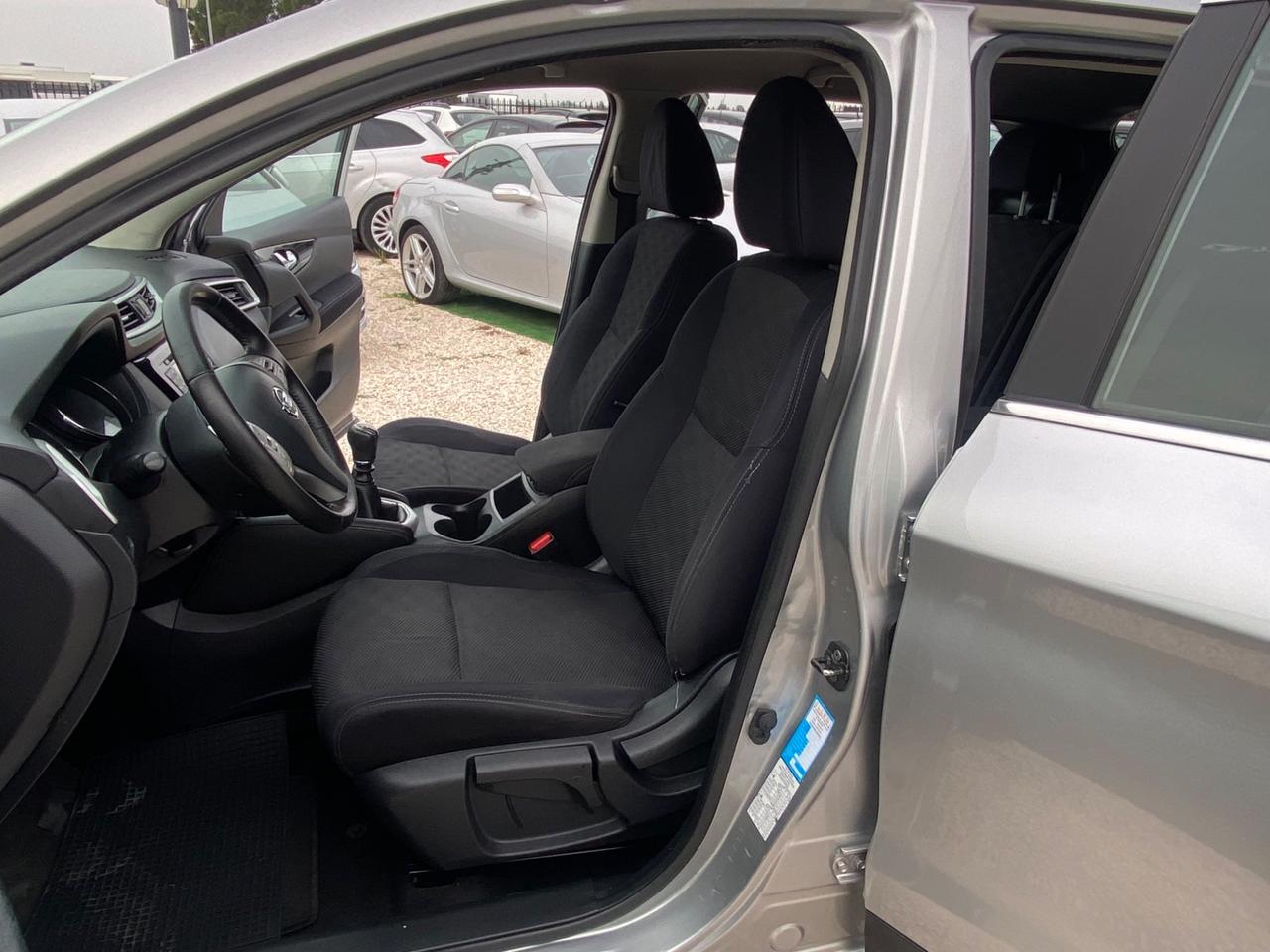 Nissan Qashqai 1.5 dCi Tekna GANCIO TRAINO,TELECAMERE 360*,NEOPATENTATI UNICO PROPIETARIO