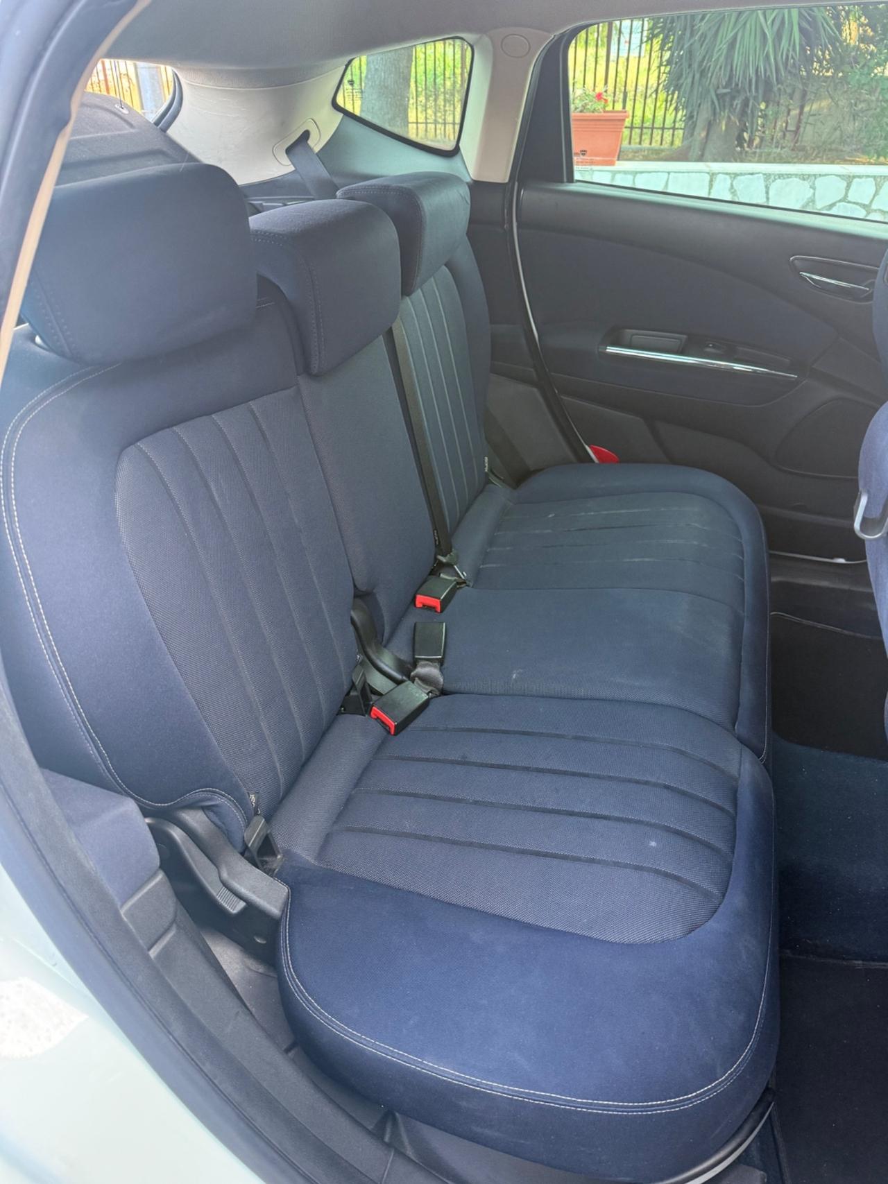 Lancia Delta 1.6 MJT DPF Gold
