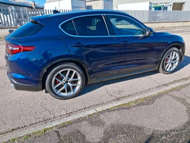 Alfa Romeo Stelvio 2.0 Turbo 280 CV AT8 Q4 Ti