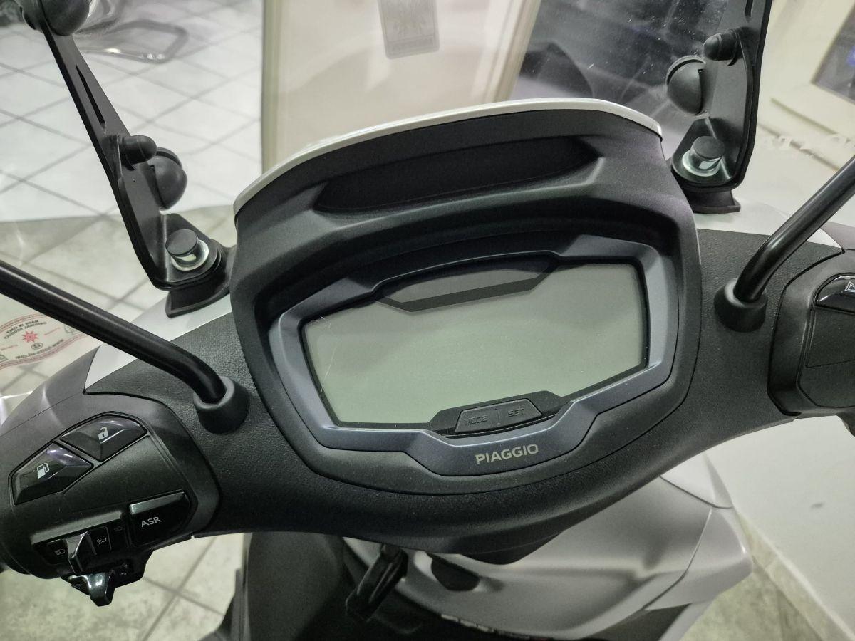 Piaggio - Beverly 400 S