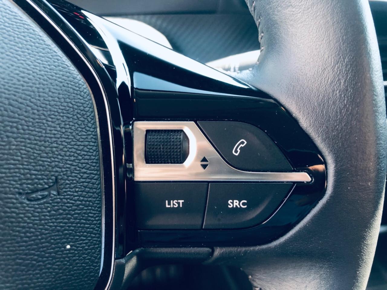 Peugeot 2008 BlueHDi 110 S&S Allure Pack