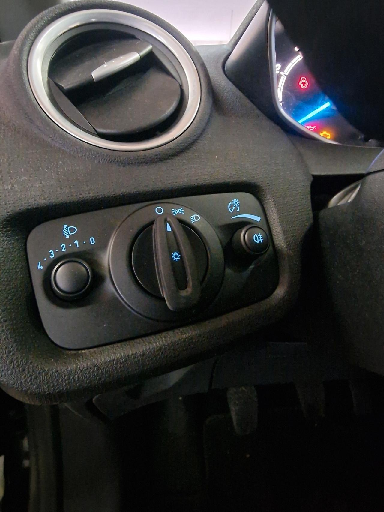 Ford Fiesta 1.4 3p. Bz.- GPL Titanium, 165 mila chilometri ok neopatentato.