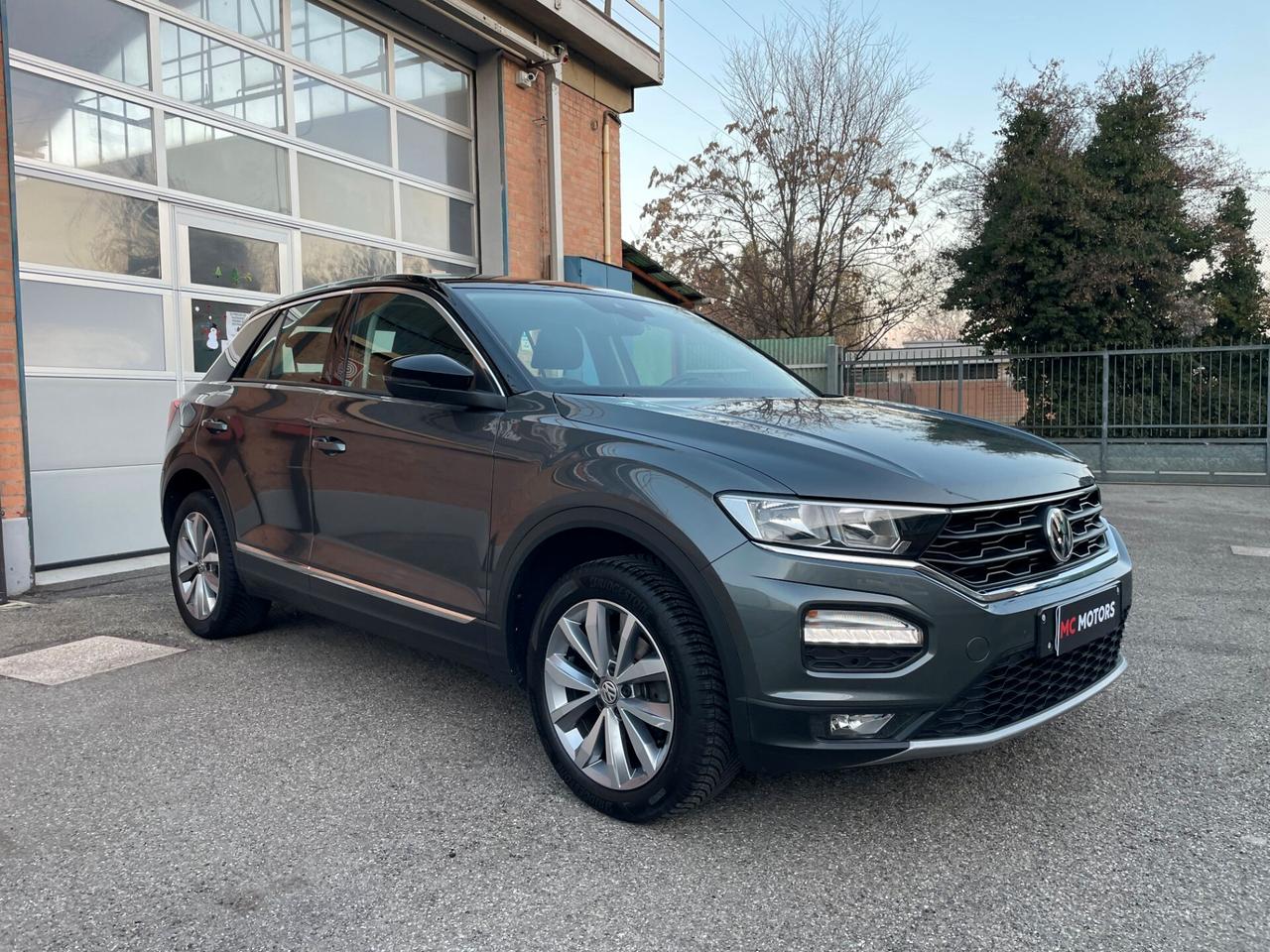 Volkswagen T-Roc BENZINA 115 CV FULL OPTIONAL- UNICO PROPRIETARIO