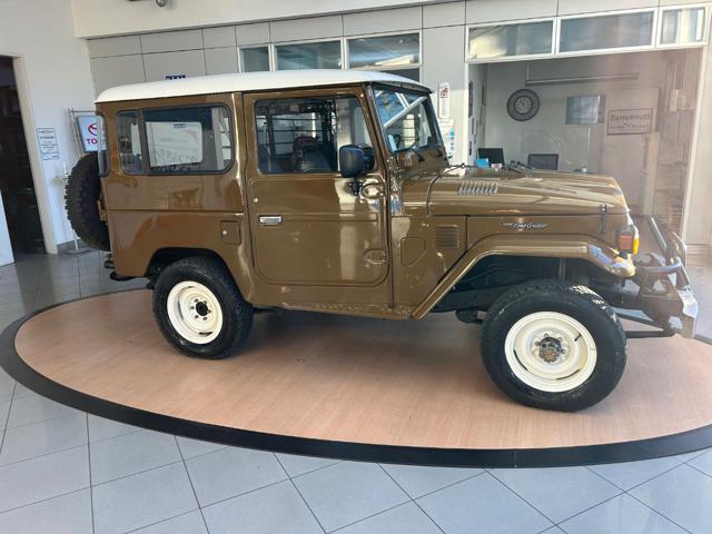 TOYOTA Land Cruiser BJ 42 HARD TOP