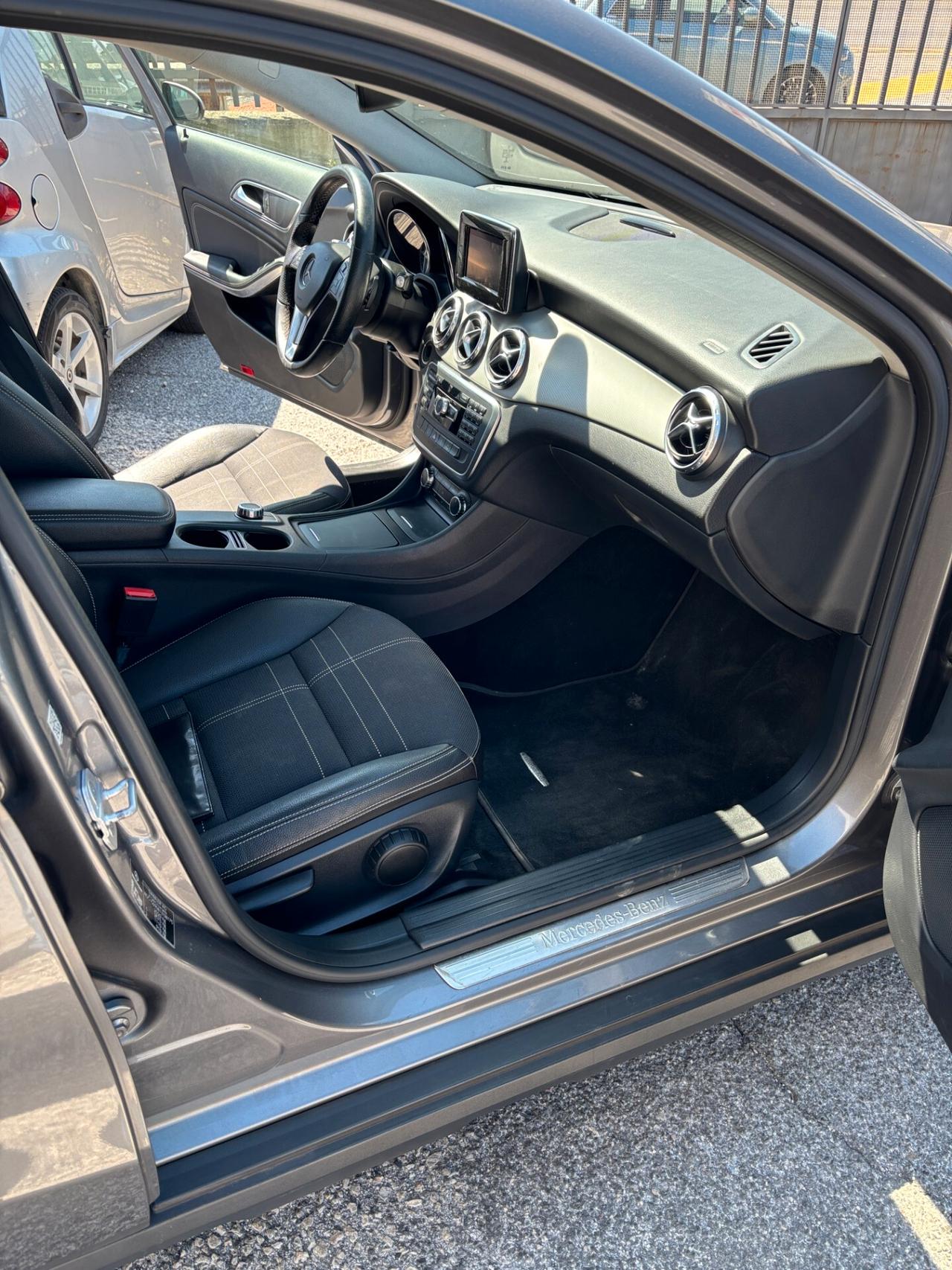 Mercedes-benz GLA 200 d Automatic Premium