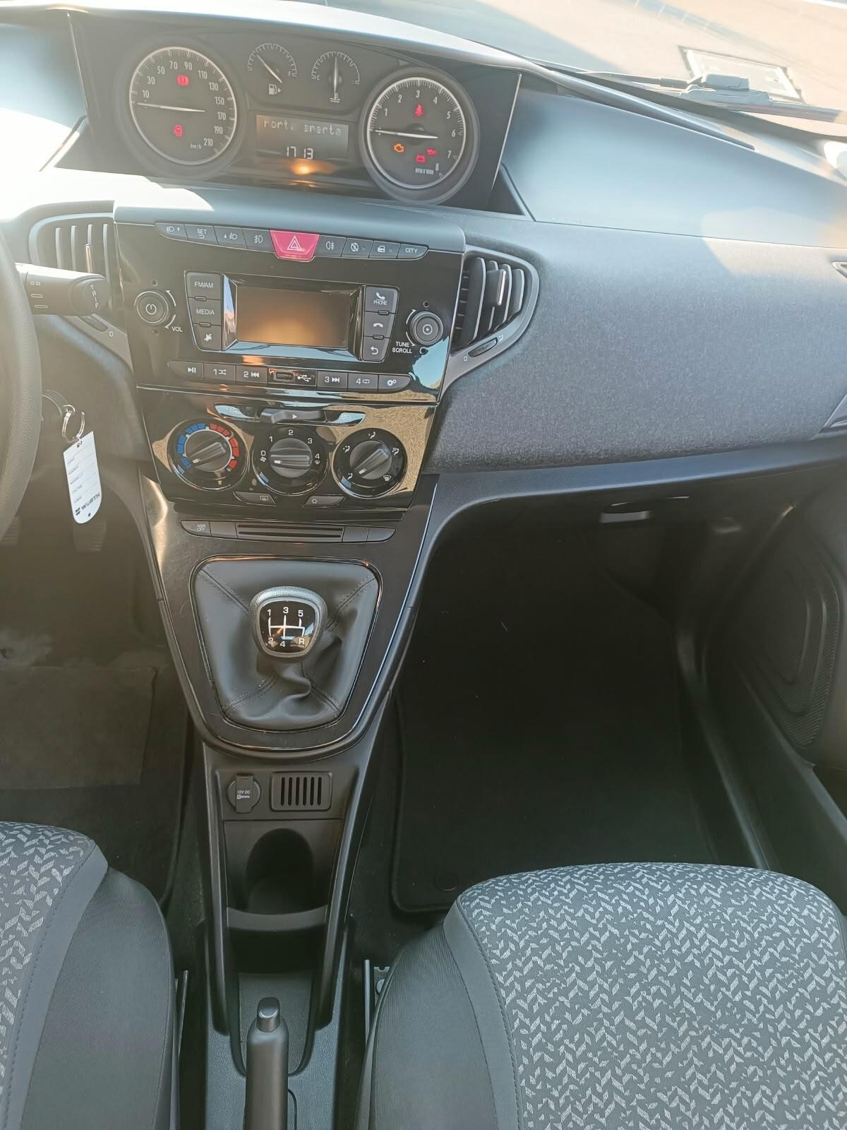 Lancia Ypsilon 1.2 69 CV 5 porte S&S Platinum