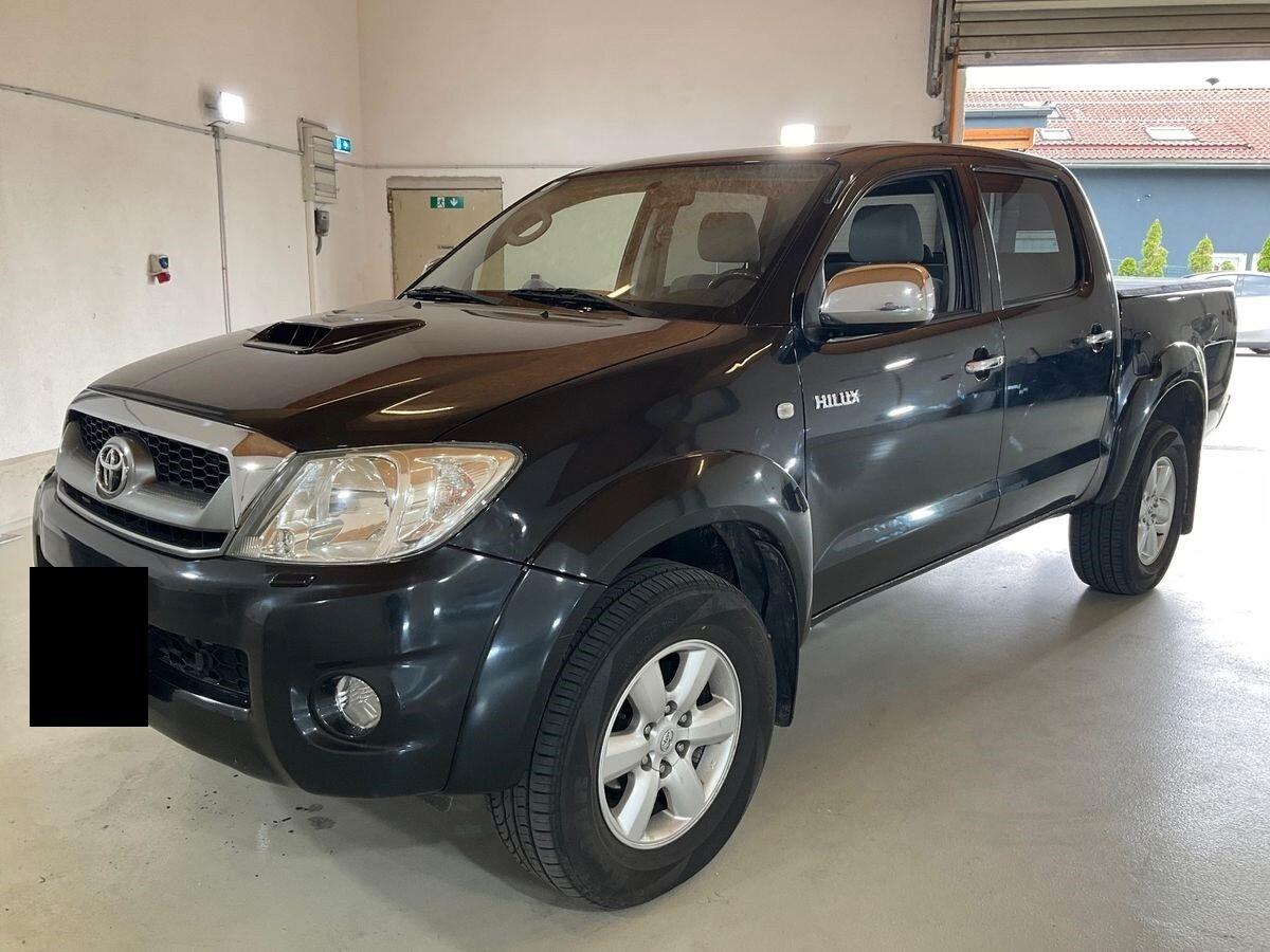 Toyota Hilux 2.5 D-4D 4WD 4p. Double Cab DLX