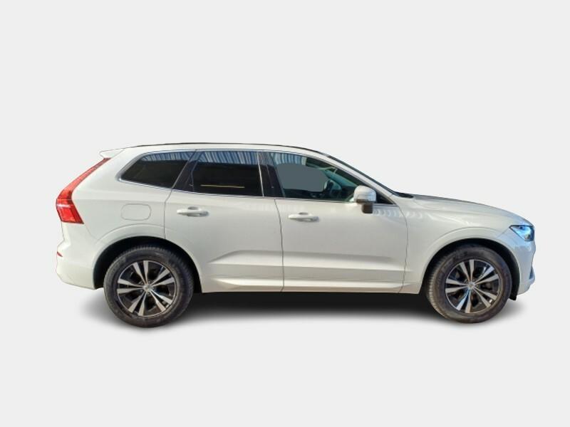 VOLVO XC60 B4 D AWD automatico Momentum Pro MY22