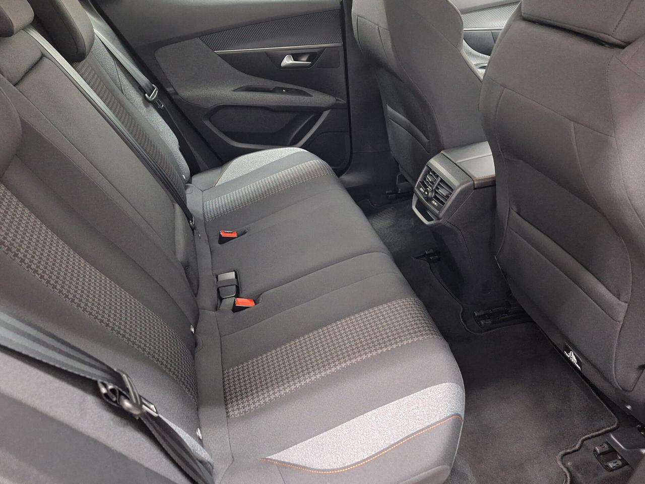 Peugeot 3008 Business 1.5 BlueHDi 130cv