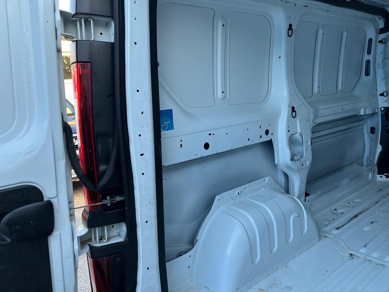 Renault trafic cargo 2.0 dci -2022