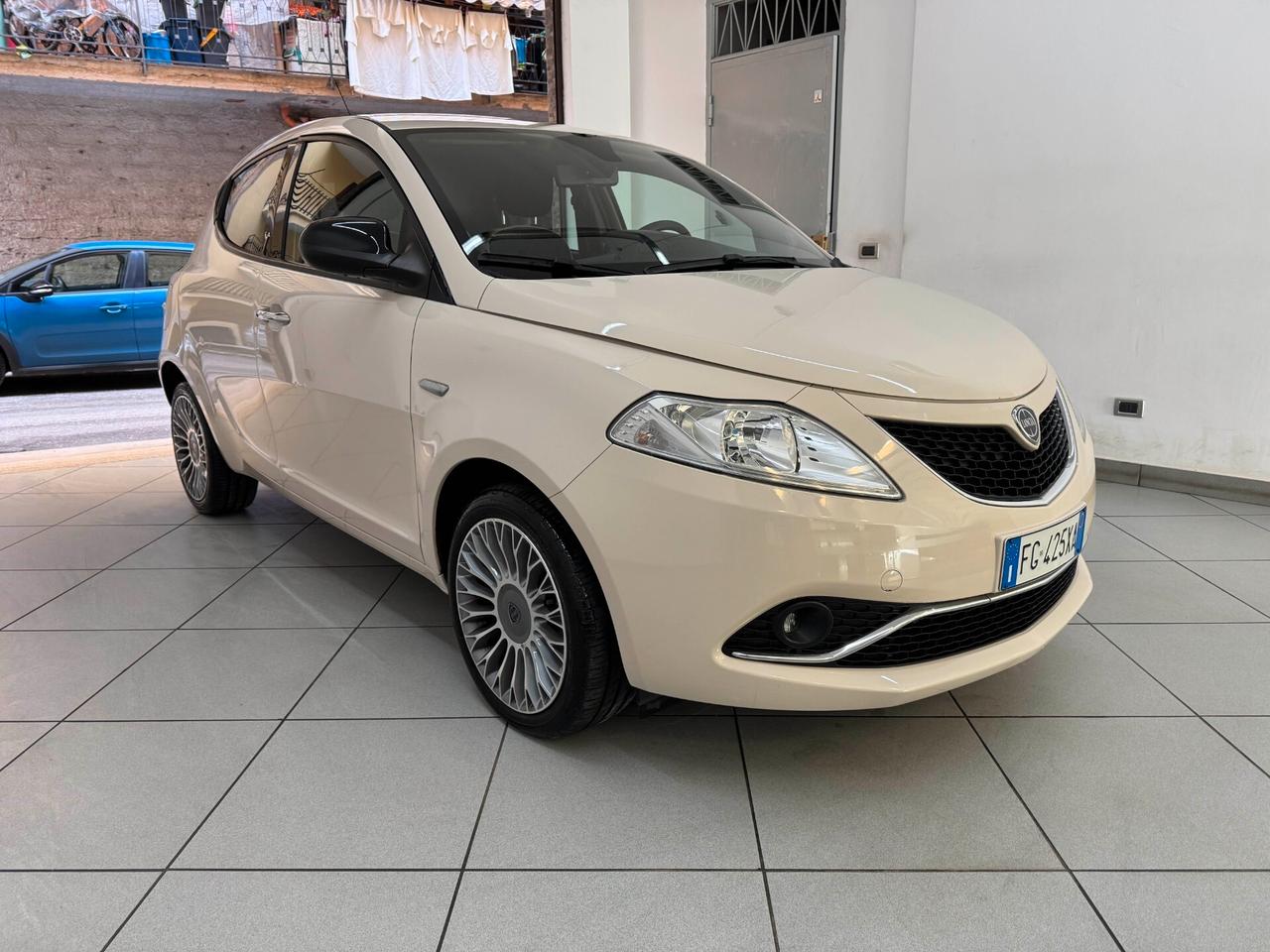 Lancia Ypsilon 1.3 MJT 16V 95/CV 5 porte Gold 2017