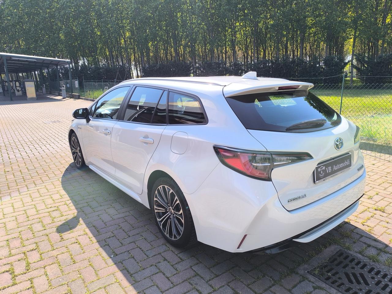 Toyota Corolla Touring Sports 2.0 Hybrid Business