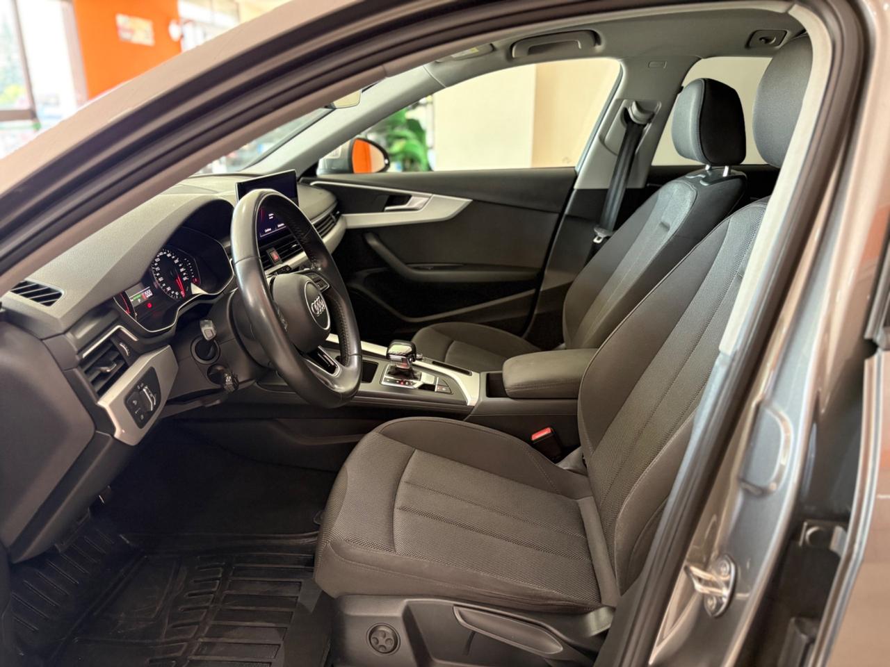 Audi A4 Avant 30 TDI/136 CV S tronic Business