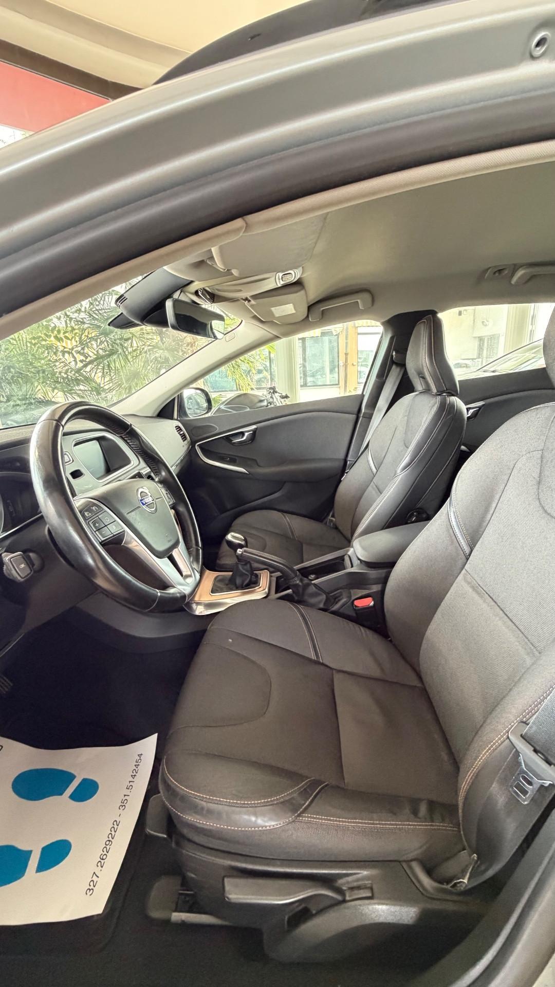 Volvo V40 Cross Country D2 Momentum