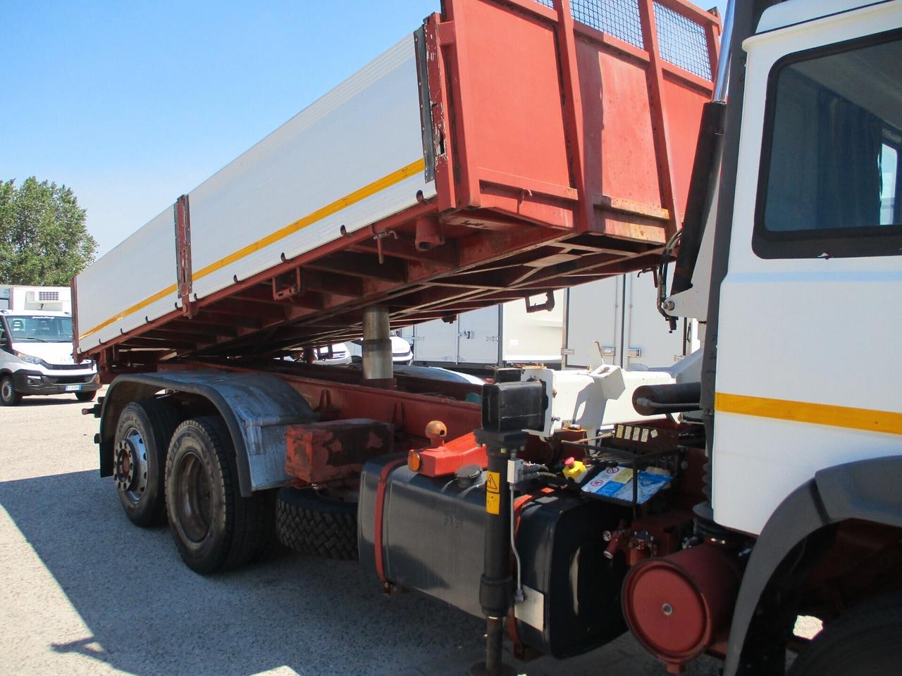 Iveco 175-24 3 ASSI GRU PM 8000/2S +RIBALTABILE TRILATER