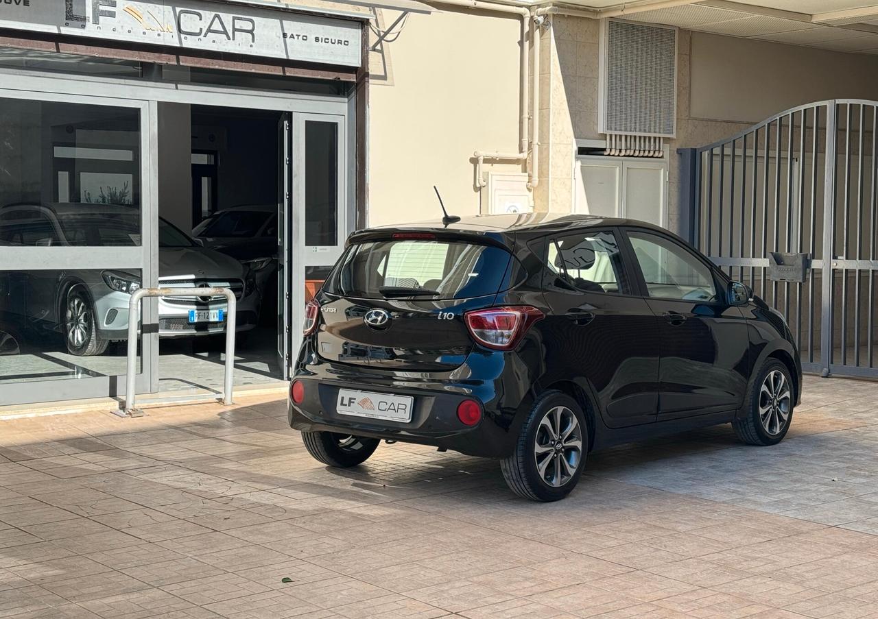 Hyundai i10 1.0 Tech Connect Pack automatica 67 cv